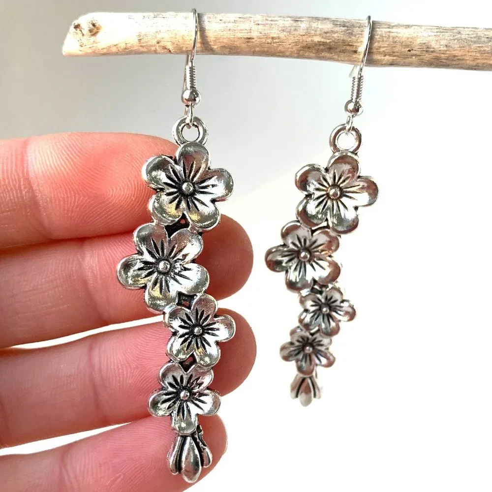 Silver Flowers long row Earrings_5